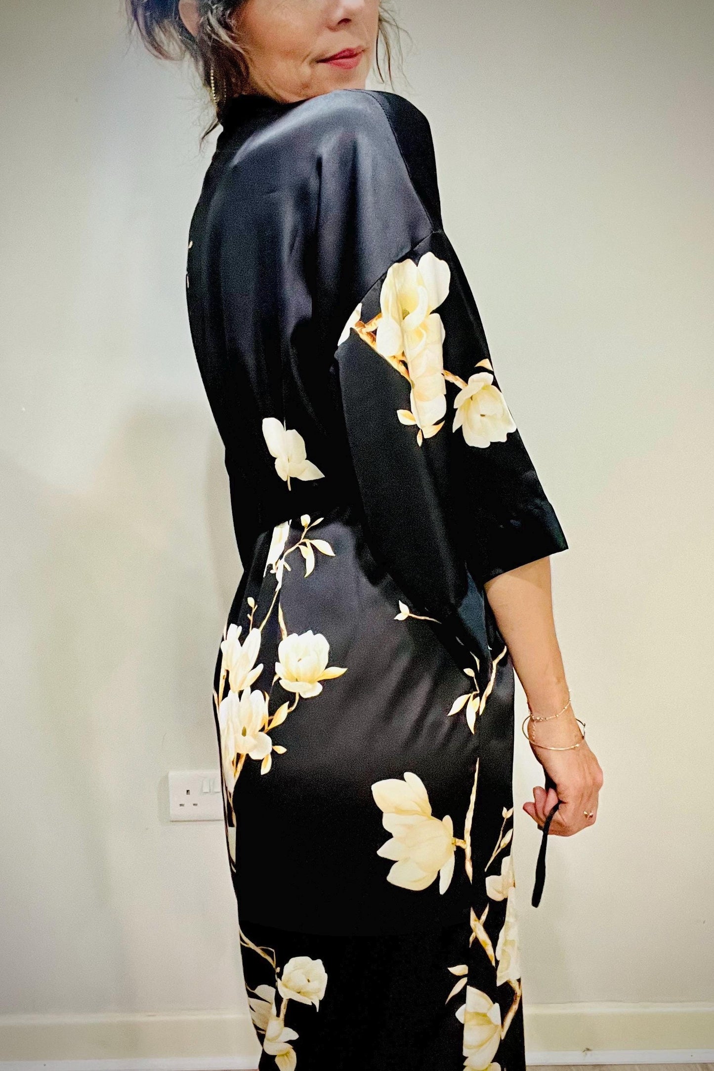 Kimono Robe, Japanese Dressing Gown, Luxury Satin Robe, Bridesmaid Robe, Womens Dressing Gown, Dressing Gown, Black Magnolia Flowers