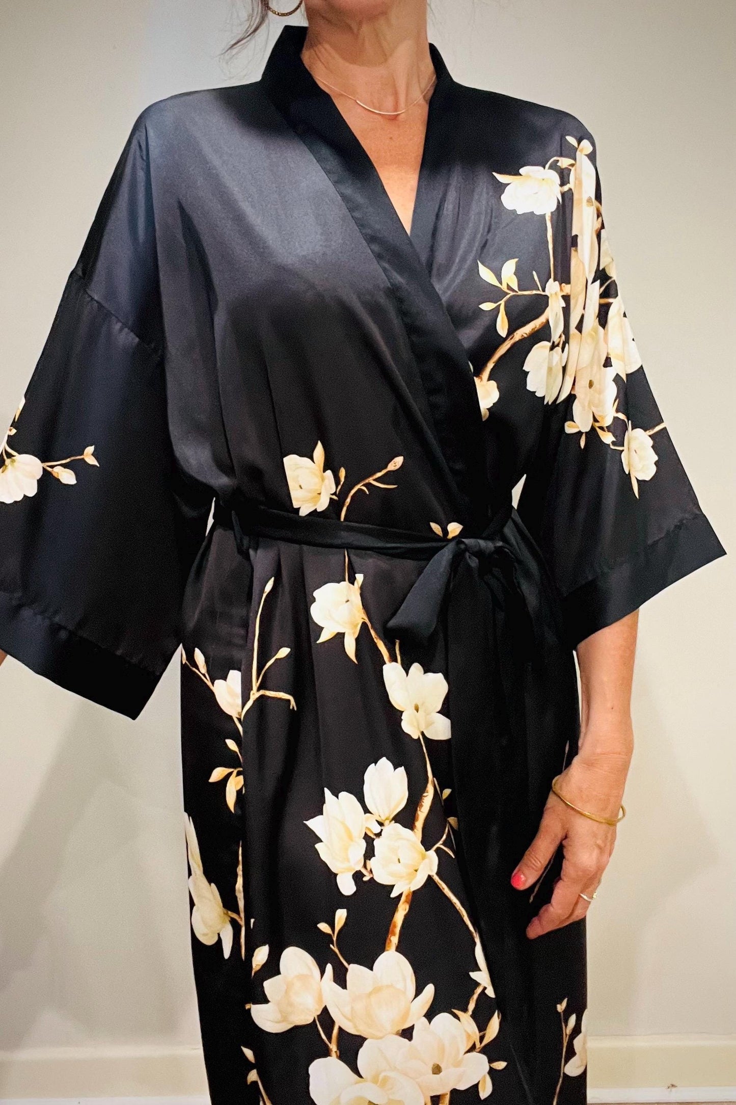 Kimono Robe, Japanese Dressing Gown, Luxury Satin Robe, Bridesmaid Robe, Womens Dressing Gown, Dressing Gown, Black Magnolia Flowers