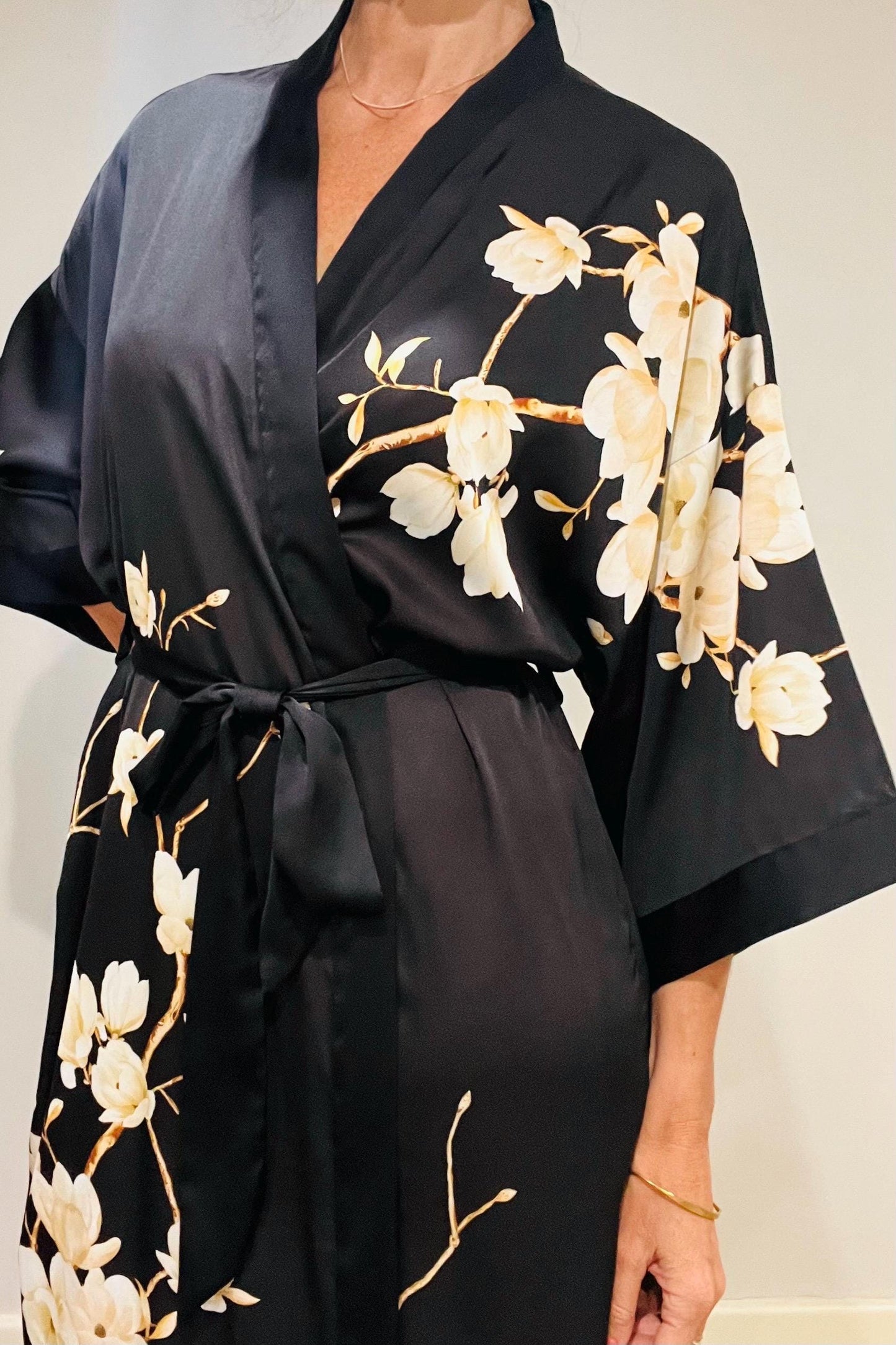 Kimono Robe, Japanese Dressing Gown, Luxury Satin Robe, Bridesmaid Robe, Womens Dressing Gown, Dressing Gown, Black Magnolia Flowers