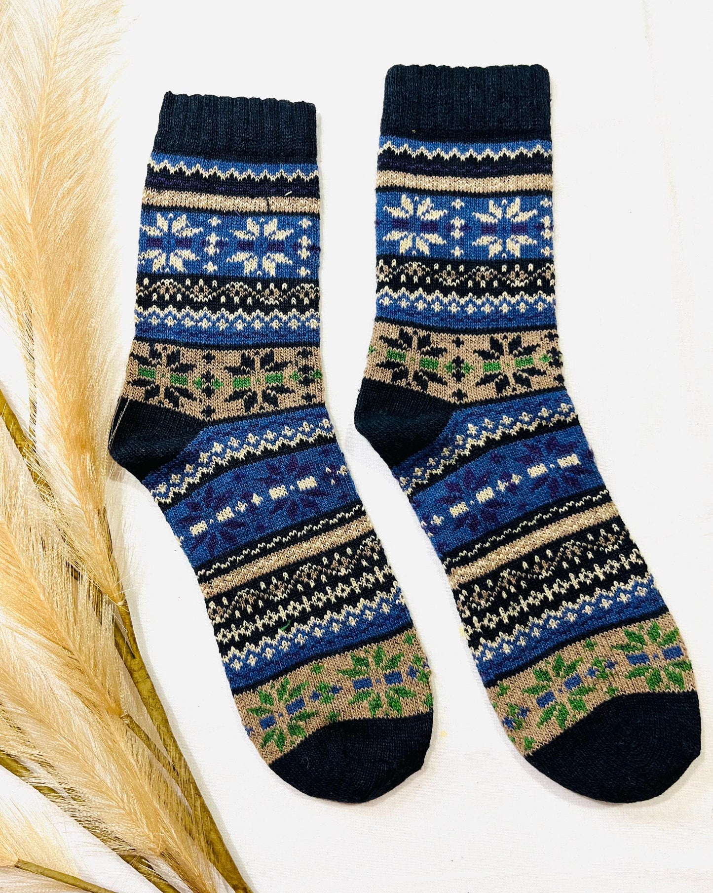 2 x Pairs Wool Socks for Her, Walking Socks, Funny Socks for her, Warm Woolen Socks for Women, Nordic Socks for her, Womens Walking Socks,