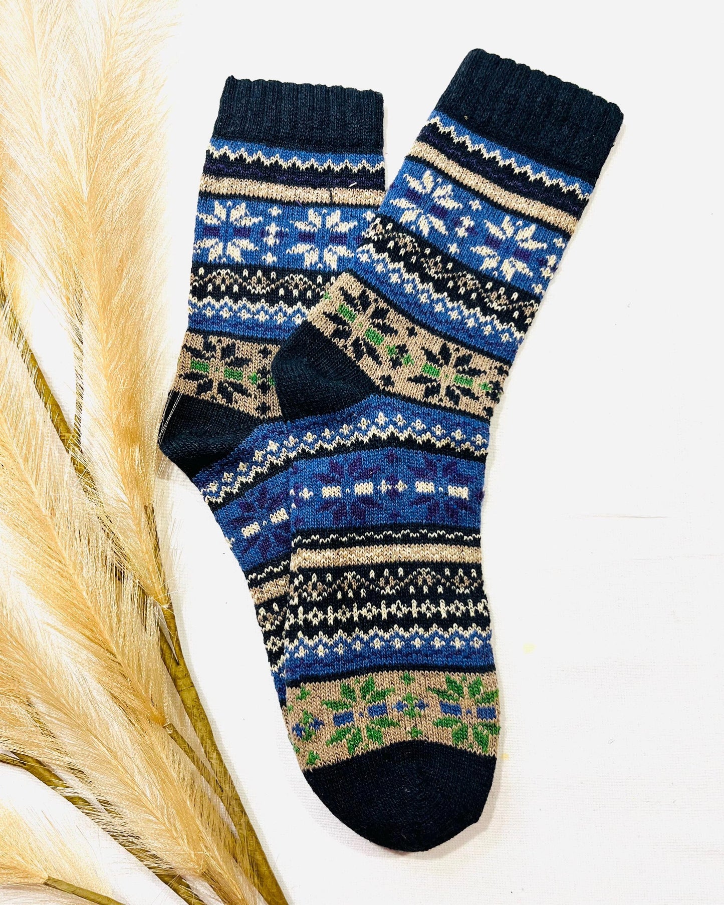 2 x Pairs Wool Socks for Her, Walking Socks, Funny Socks for her, Warm Woolen Socks for Women, Nordic Socks for her, Womens Walking Socks,