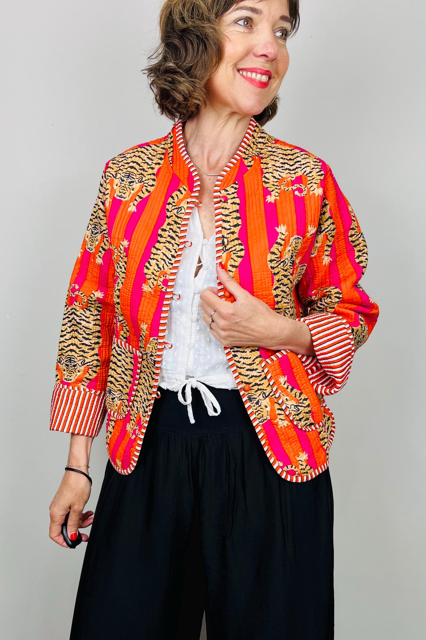 Quilted Cotton Jacket, Womens Quilted Patchwork Jacket, Indian Cotton Jacket, Ladies Colourful Jacket, Womens Quilted Shacket, Reversible