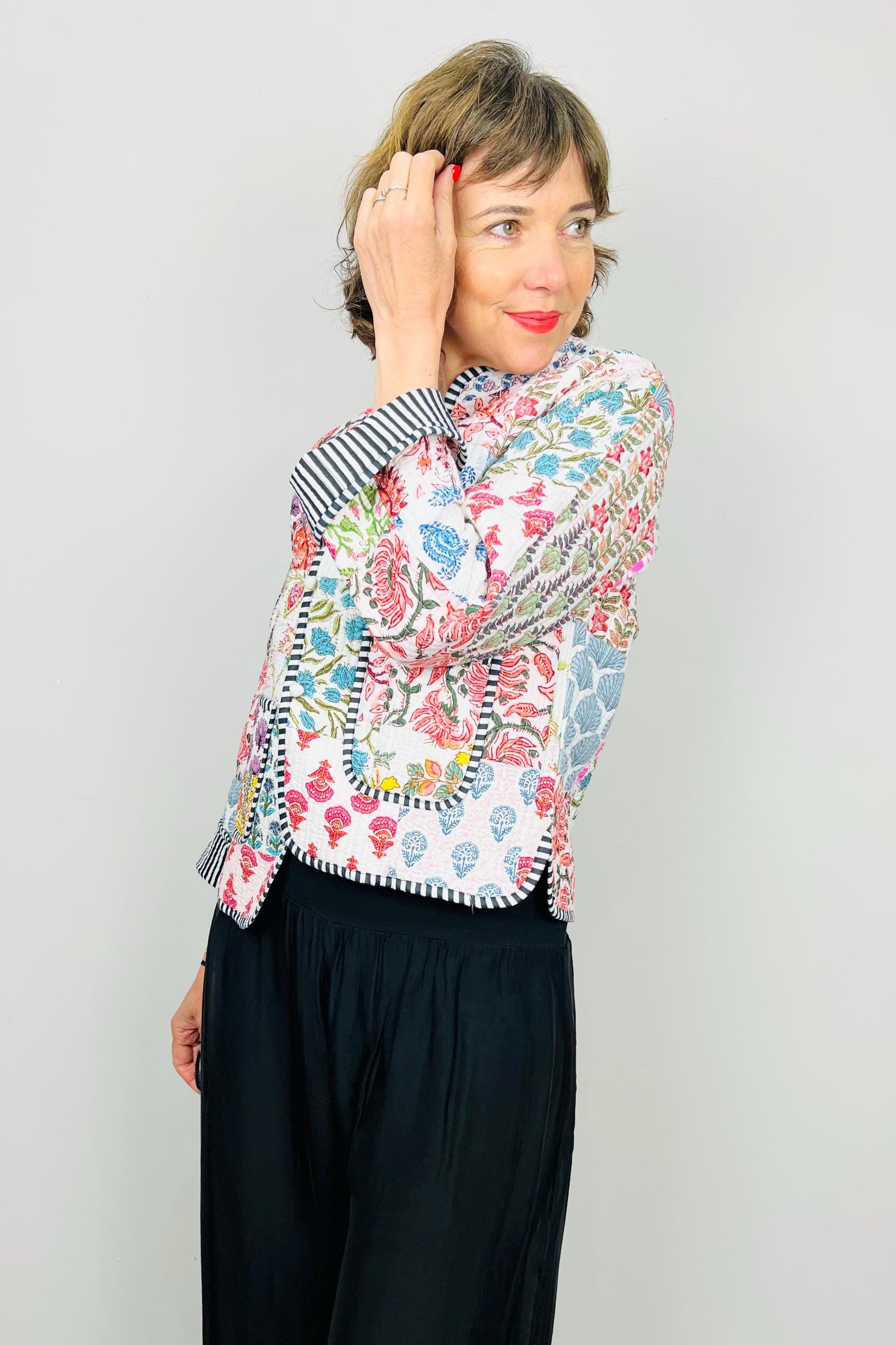 Quilted Cotton Jacket, Womens Quilted Patchwork Jacket, Indian Cotton Jacket, Ladies Colourful Jacket, Womens Quilted Shacket, Reversible