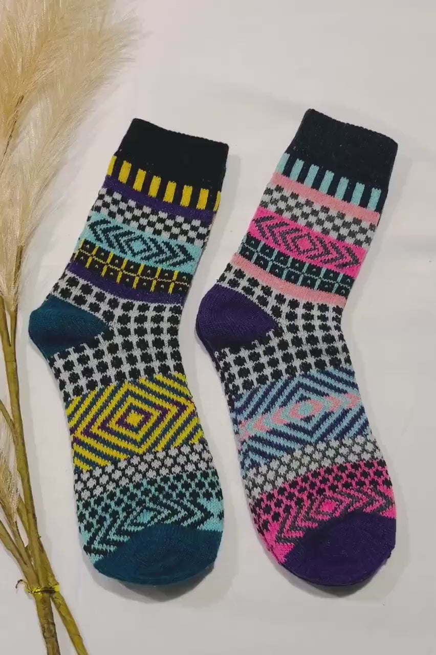 2 x Pairs Wool Socks for Her, Walking Socks, Funny Socks for her, Warm Woolen Socks for Women, Nordic Socks for her, Womens Walking Socks,